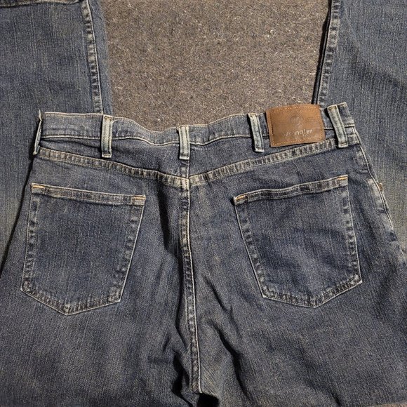 Wrangler Relaxed Fit, Straight Leg Jeans 34 x 29 - Picture 4 of 4